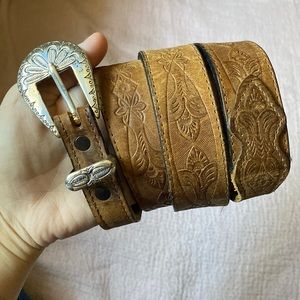 Vtg Levi’s tooled leather womens belt